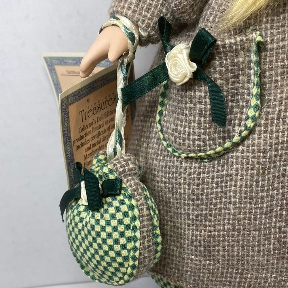 Vintage 2001 Angelina Collection Green and Brown Doll with Accessory - Picture 6 of 14